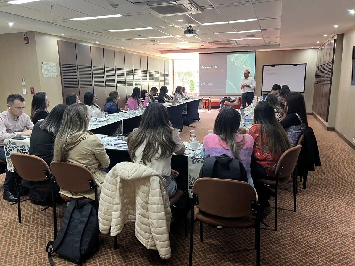 Taller de generación de demanda omnicanal con el equipo comercial de Carvajal Tecnología y Servicios
